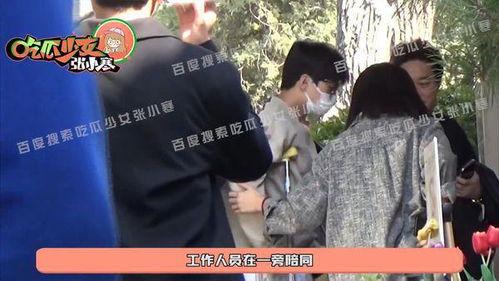 吃瓜跳舞女孩视频,网络爆红女孩的吃瓜舞蹈瞬间